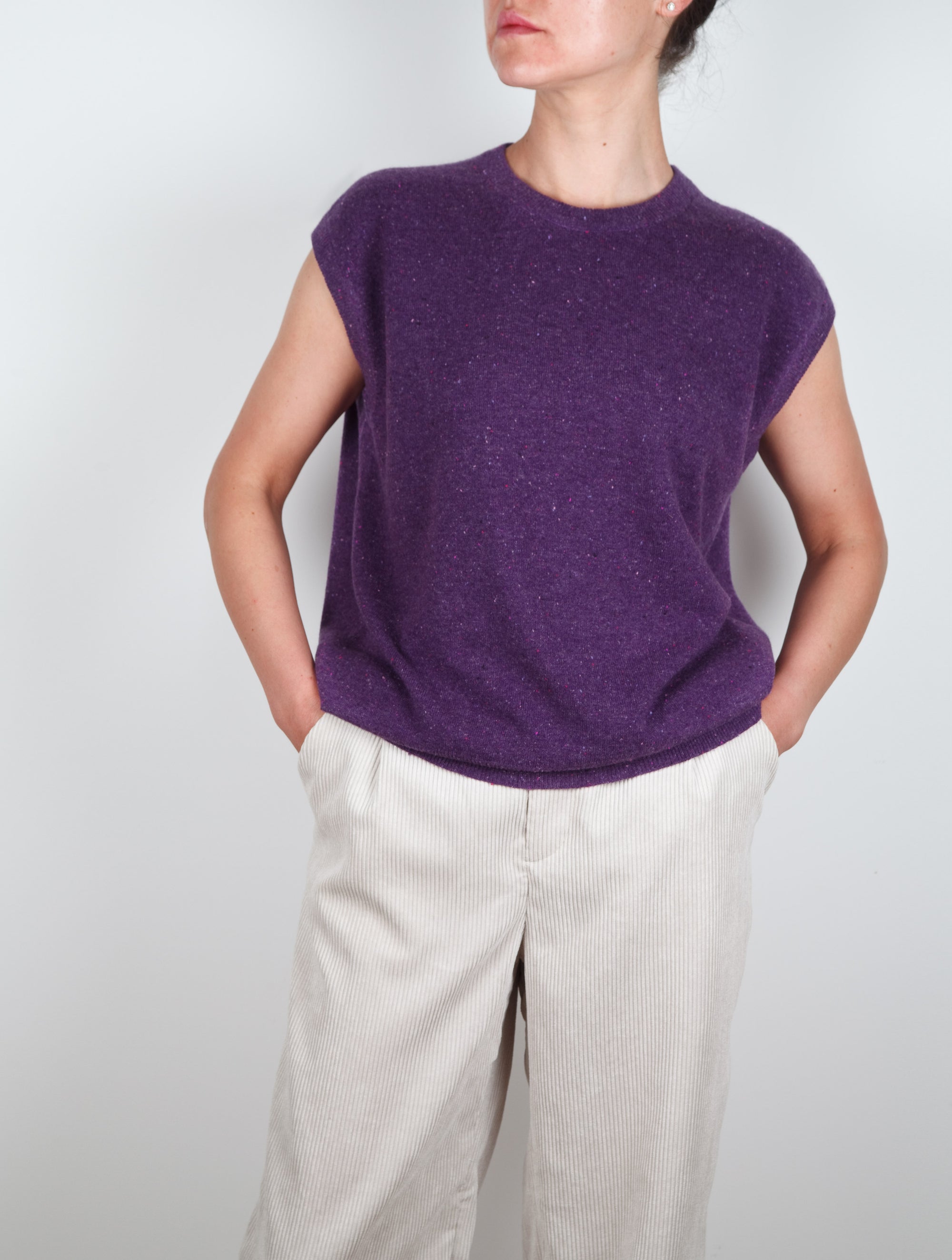 Sleeveless Ellipse Hem Cashmere Vest