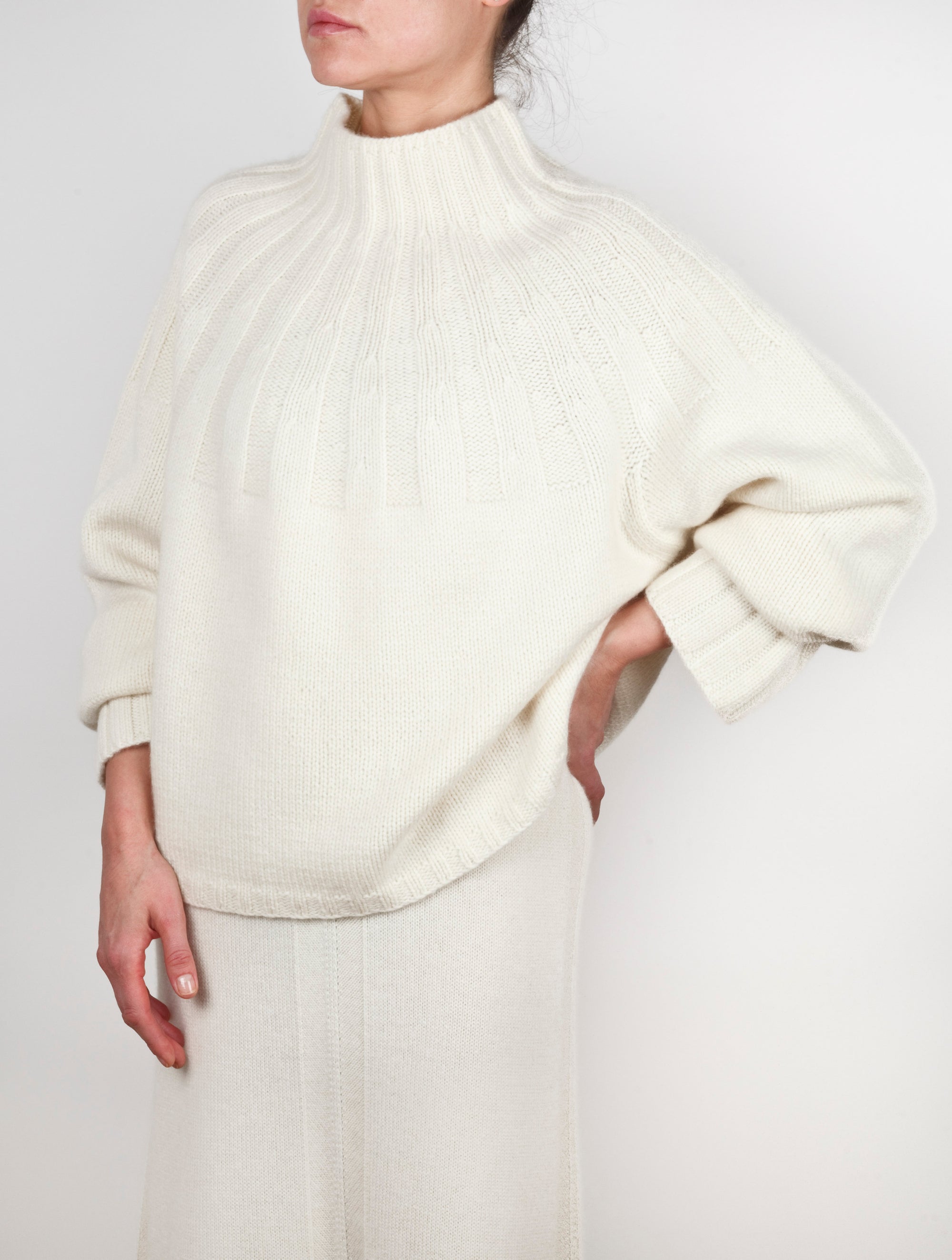 Hand Knitted Turtle Neck Cashmere Sweater