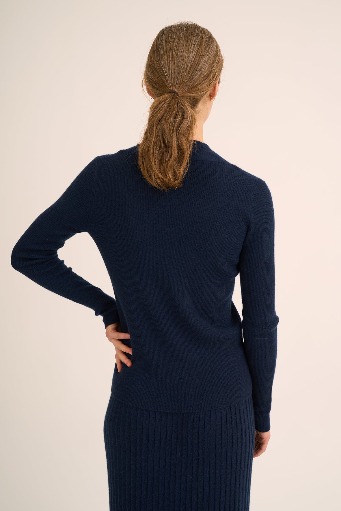511 High V neck rib sweater