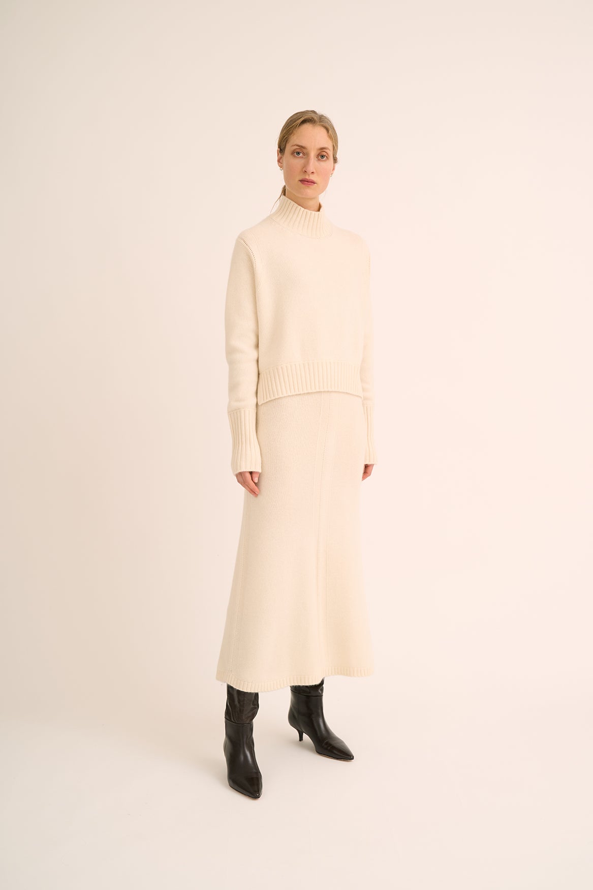 217 Turtle neck sweater with pointelle detailing