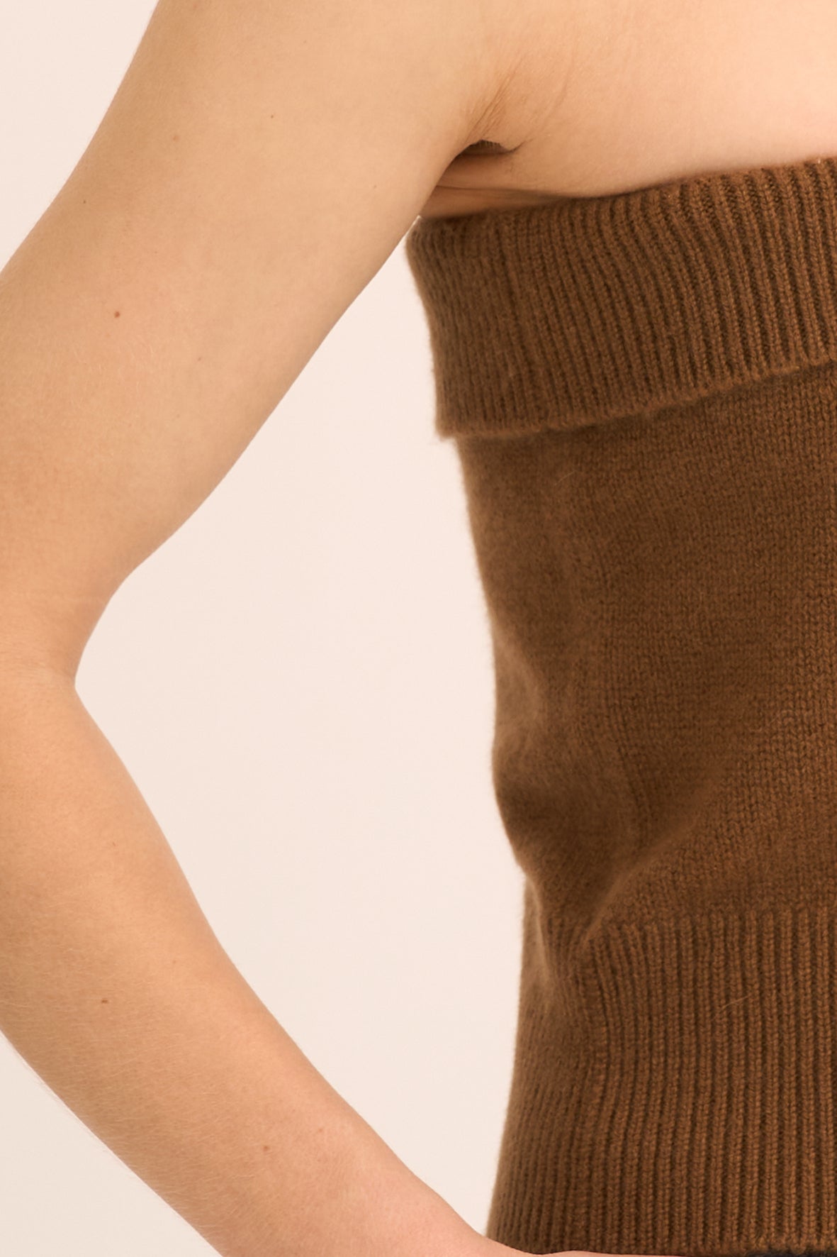 433 Bandeau with pointelle detailing