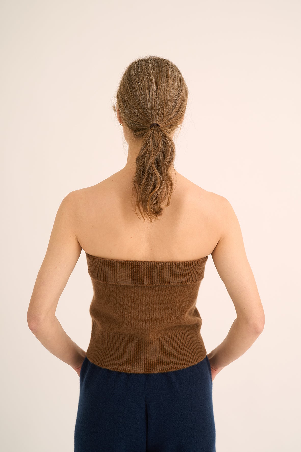 433 Bandeau with pointelle detailing