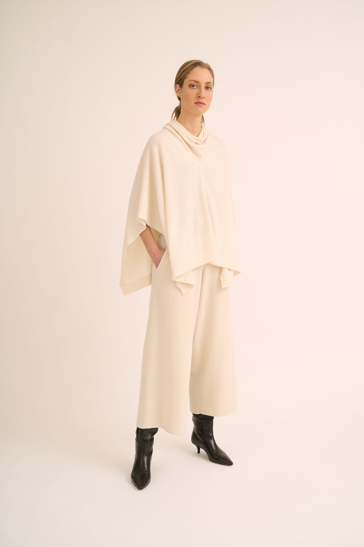 513 Drape neck poncho