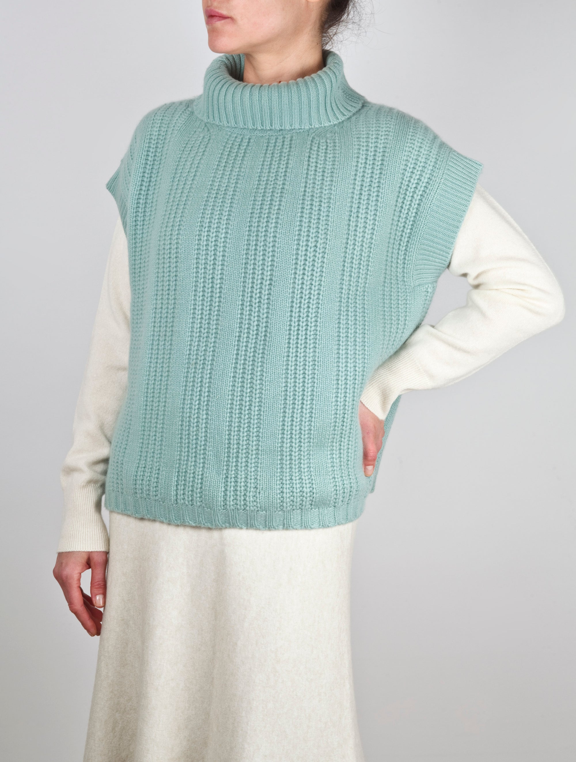 Sleeveless Chunky Rib Cashmere Tank